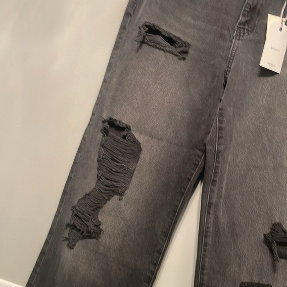 NWT FOREVER 21 90s FIT LOOSE FIT DISTRESSED JEAN SIZE 27 - Picture 2 of 9